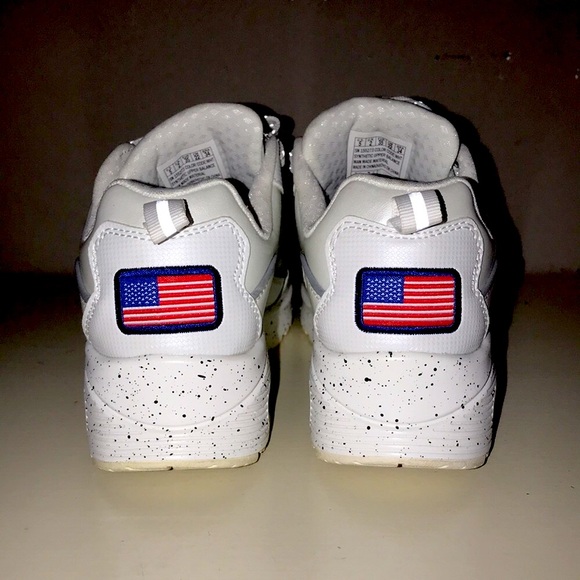 NASA Skechers - Picture 2 of 3